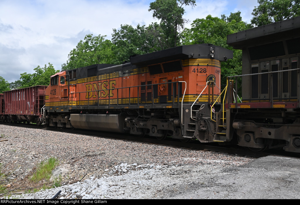 BNSF 4128 Roster shot